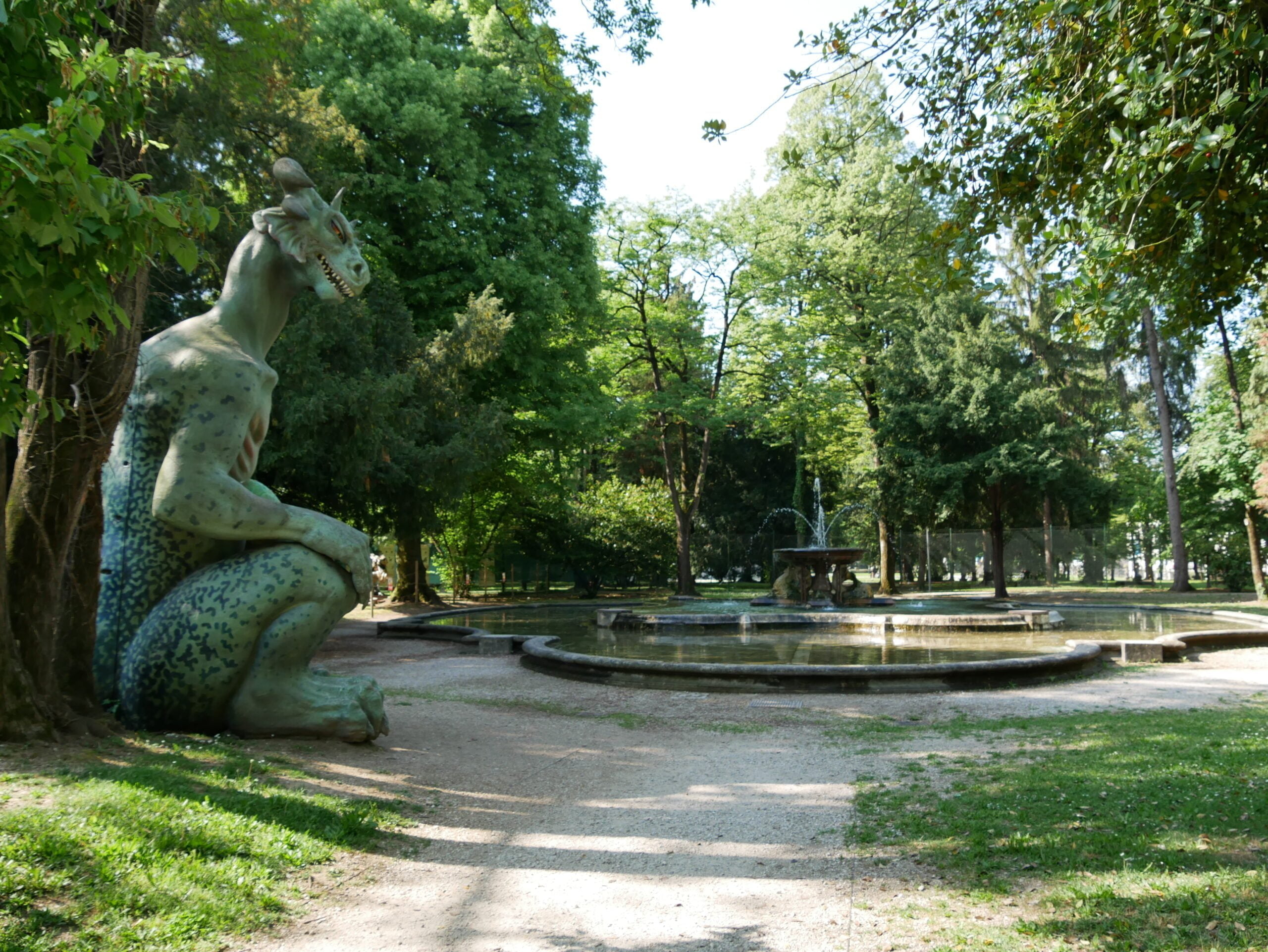 drago fontana parco degli alberi parlanti
